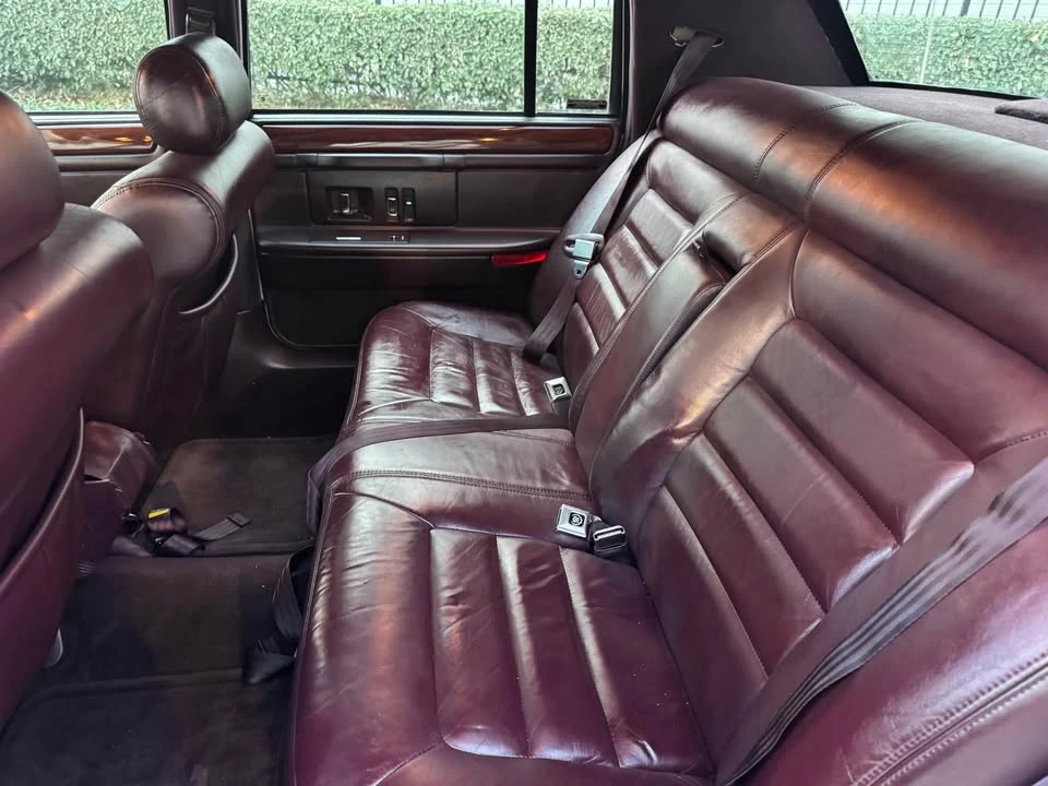 1996 Cadillac DeVille 8th Gen - Image 9 of 10