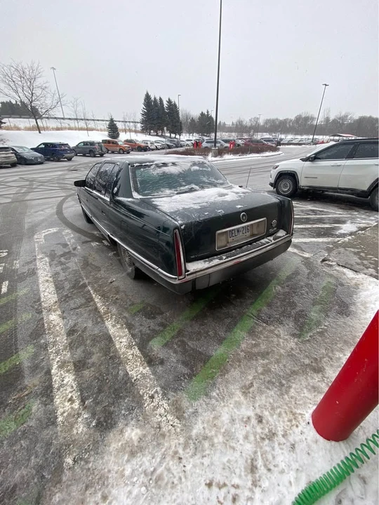 1996 Cadillac DeVille 8th Gen - Image 2 of 9
