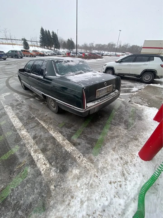1996 Cadillac DeVille 8th Gen - Image 3 of 9