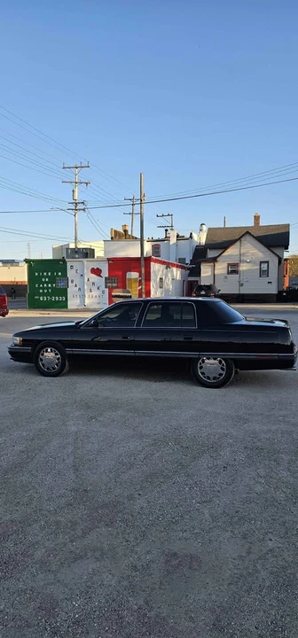 1996 Cadillac DeVille 7th Gen - Image 2 of 6