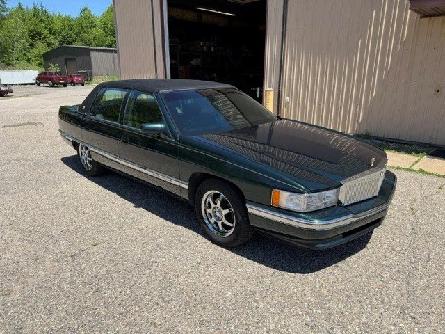 1996 Cadillac DeVille 7th Gen - Image 2 of 11