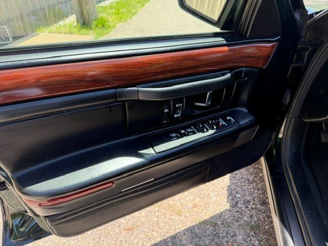 1996 Cadillac DeVille 7th Gen - Image 6 of 11