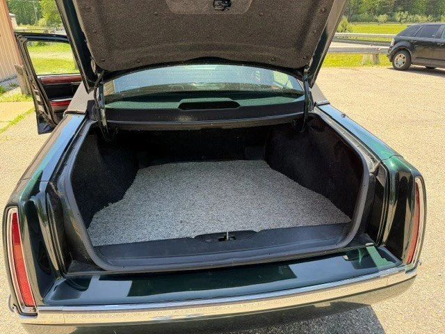 1996 Cadillac DeVille 7th Gen - Image 8 of 11