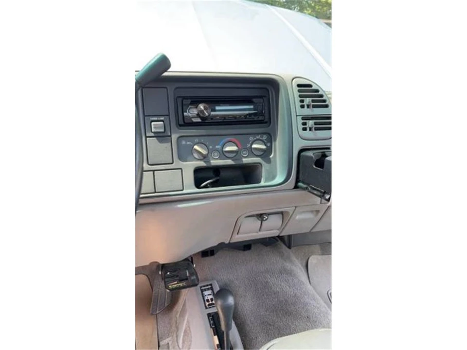 1996 Chevrolet C/K 4th Gen - Image 15 of 25