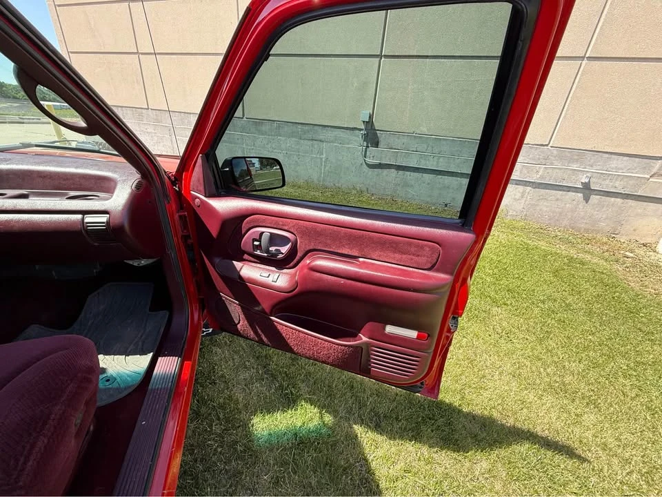 1996 Chevrolet C/K 4th Gen - Image 5 of 10