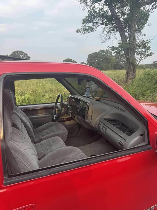 1996 Chevrolet C/K 4th Gen - Image 10 of 12