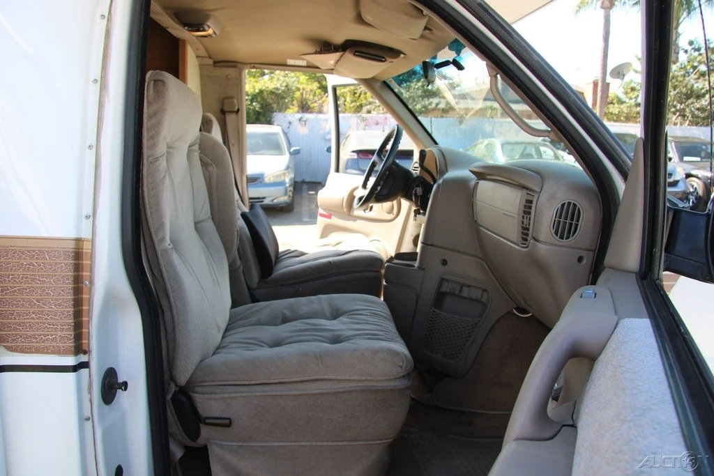 1996 Chevrolet Astro - Image 21 of 21