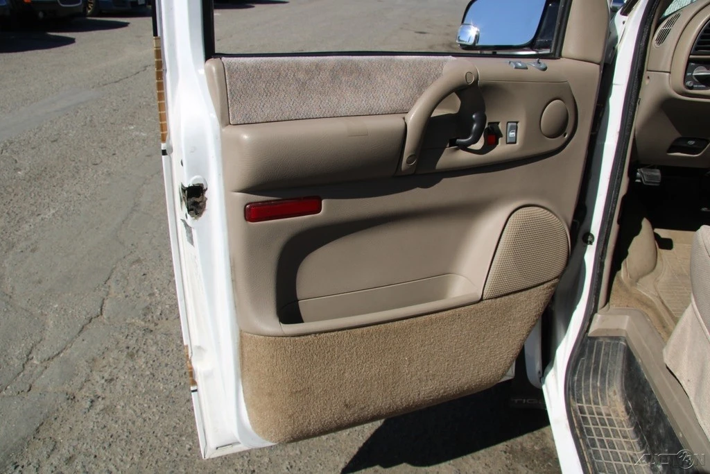 1996 Chevrolet Astro - Image 14 of 21