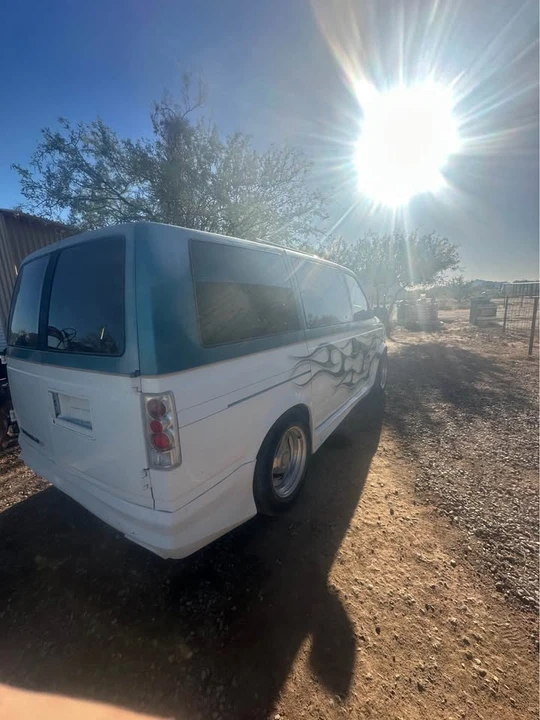 1996 Chevrolet Astro - Image 13 of 16