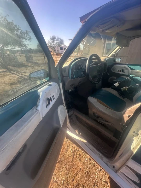 1996 Chevrolet Astro - Image 5 of 16