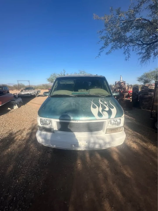 1996 Chevrolet Astro - Image 3 of 16
