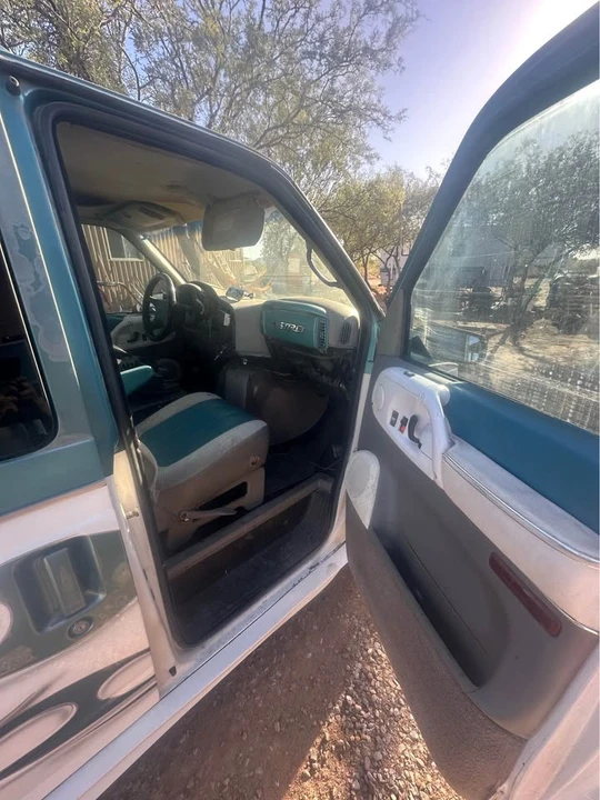 1996 Chevrolet Astro - Image 4 of 16