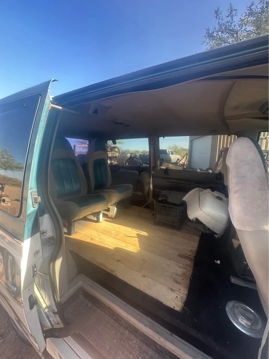 1996 Chevrolet Astro - Image 7 of 16
