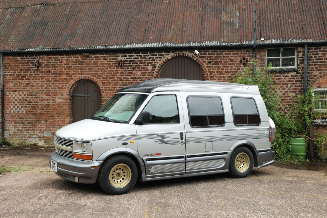 1996 Chevrolet Astro - Image 12 of 19