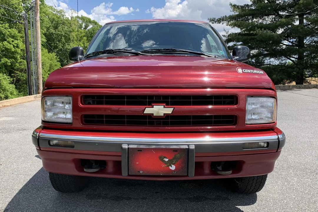 1996 Chevrolet S-10 Blazer 2nd Gen - Image 2 of 5