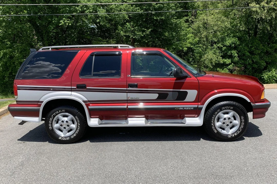 1996 Chevrolet S-10 Blazer 2nd Gen - Image 3 of 5