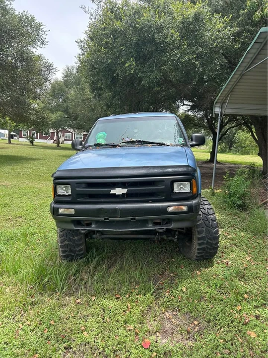 1996 Chevrolet Blazer - Image 2 of 9