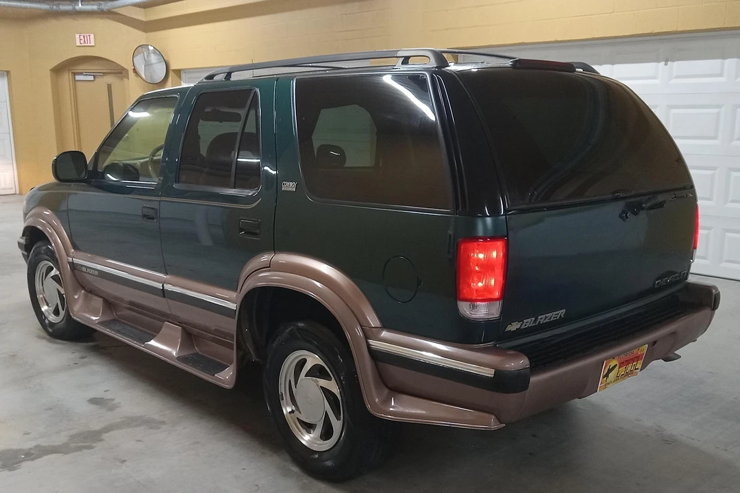 1996 Chevrolet S-10 Blazer 2nd Gen - Image 4 of 31