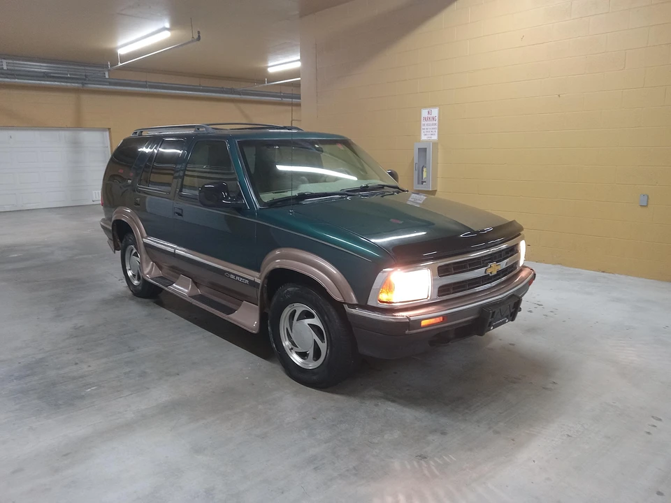 1996 Chevrolet S-10 Blazer 2nd Gen - Image 16 of 31