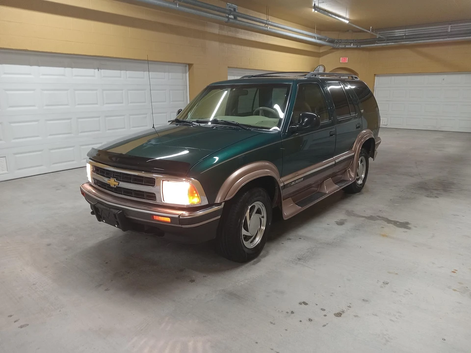 1996 Chevrolet S-10 Blazer 2nd Gen - Image 7 of 31