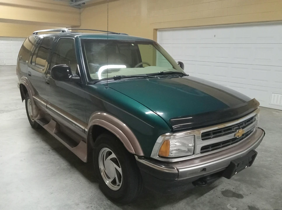 1996 Chevrolet S-10 Blazer 2nd Gen - Image 15 of 31