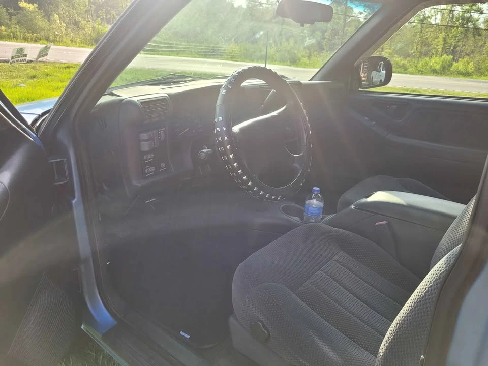 1996 Chevrolet S-10 Blazer 2nd Gen - Image 6 of 10