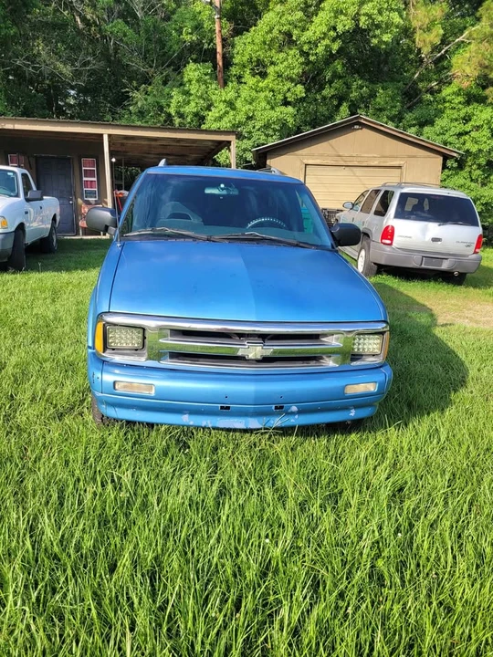 1996 Chevrolet S-10 Blazer 2nd Gen - Image 3 of 10