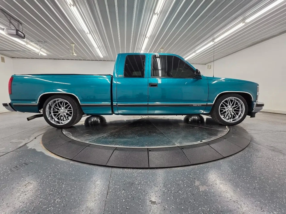 1996 Chevrolet C/K 4th Gen - Image 3 of 31