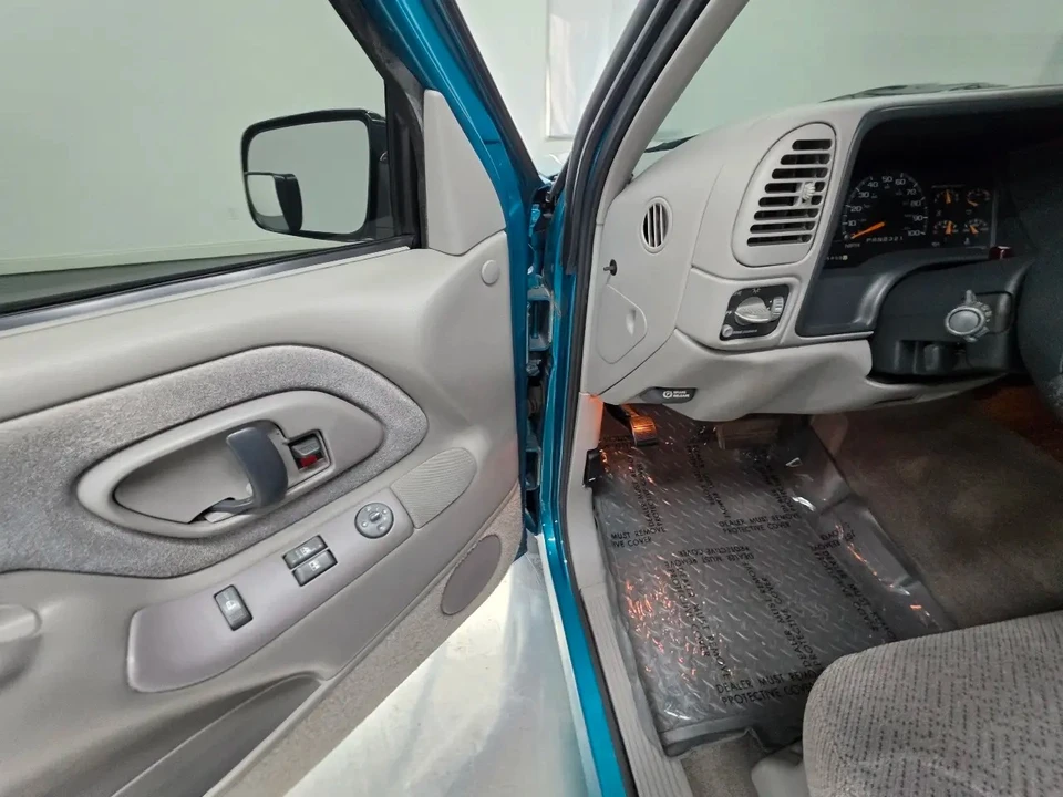 1996 Chevrolet C/K 4th Gen - Image 29 of 31