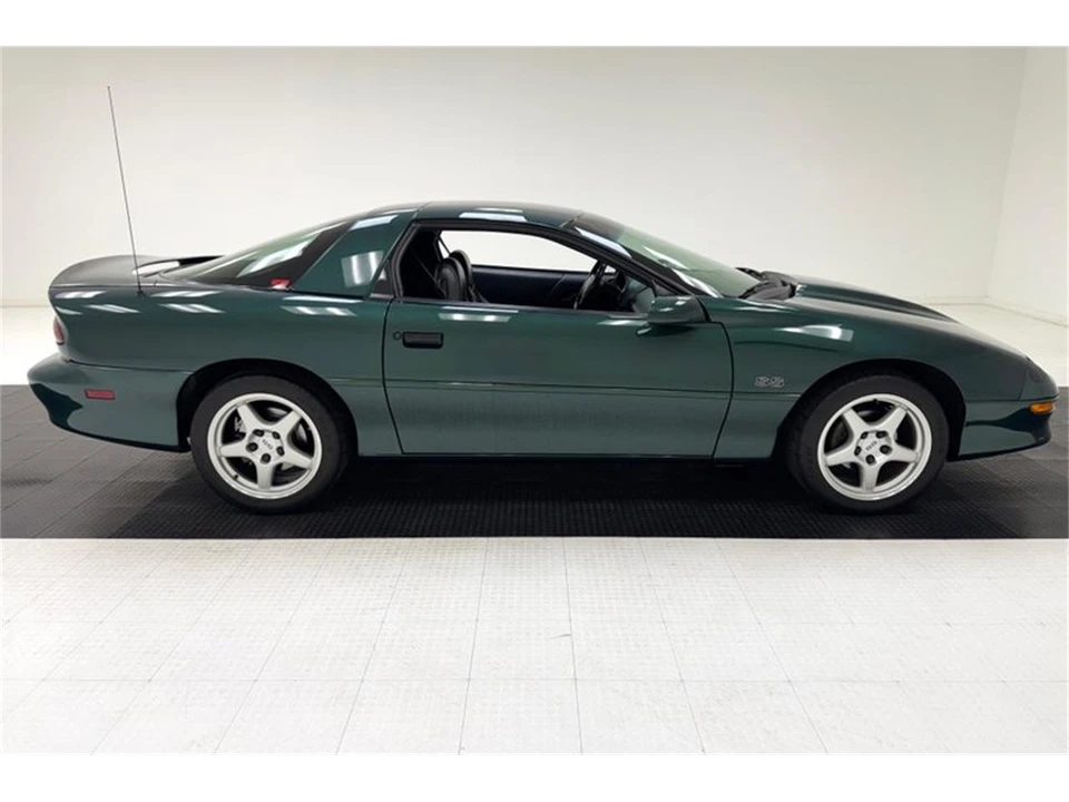 1996 Chevrolet Camaro 4th Gen - Image 6 of 31