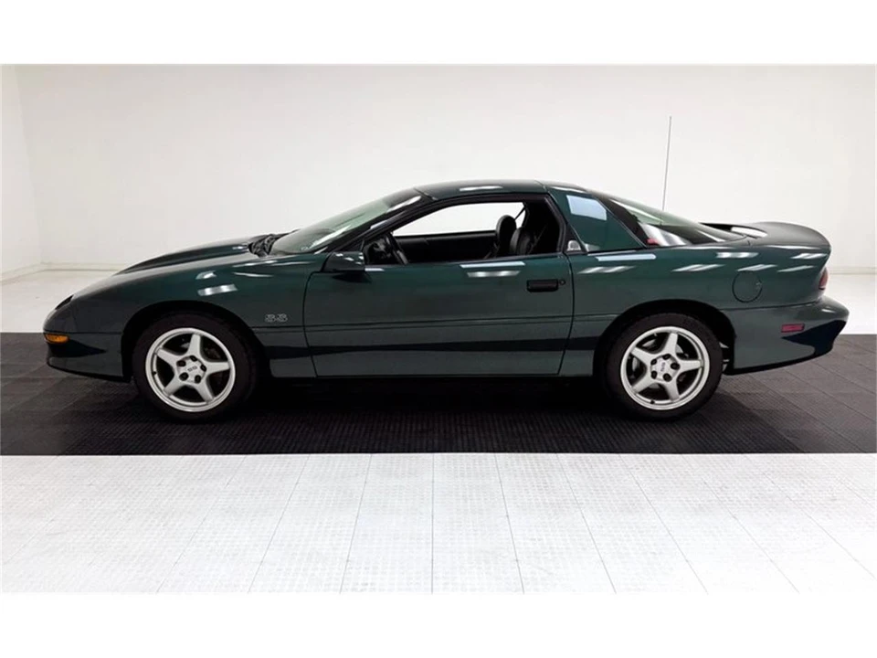 1996 Chevrolet Camaro 4th Gen - Image 2 of 31