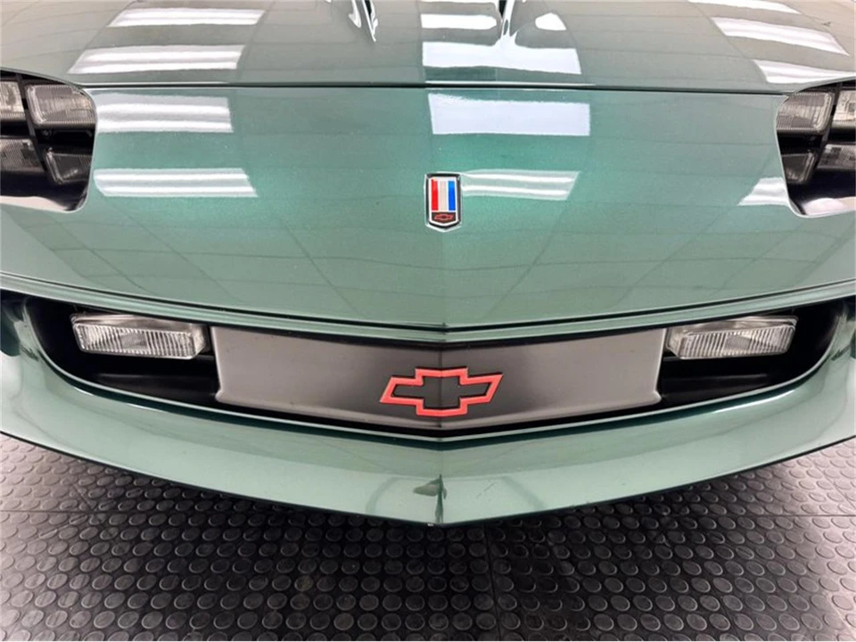 1996 Chevrolet Camaro 4th Gen - Image 9 of 31