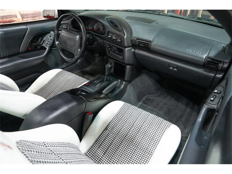 1996 Chevrolet Camaro 4th Gen - Image 27 of 31
