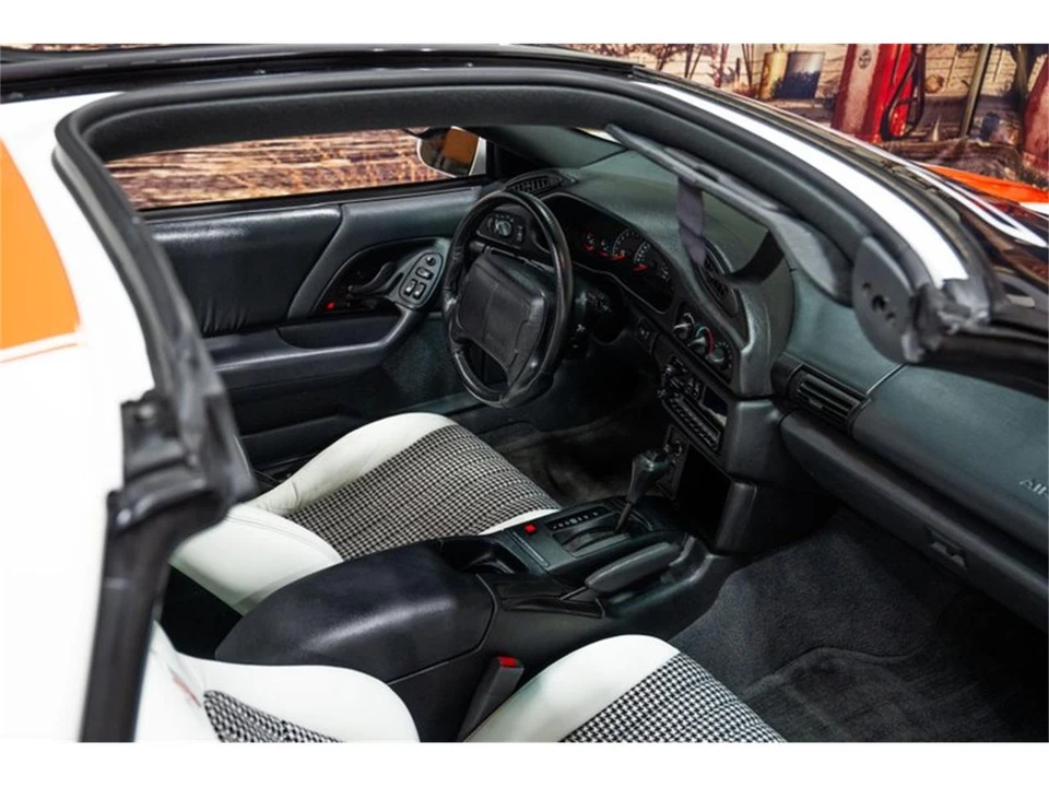 1996 Chevrolet Camaro 4th Gen - Image 24 of 31