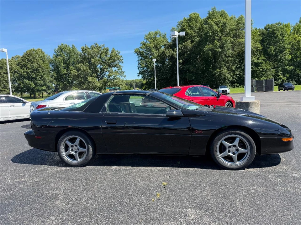 1996 Chevrolet Camaro 4th Gen - Image 8 of 31