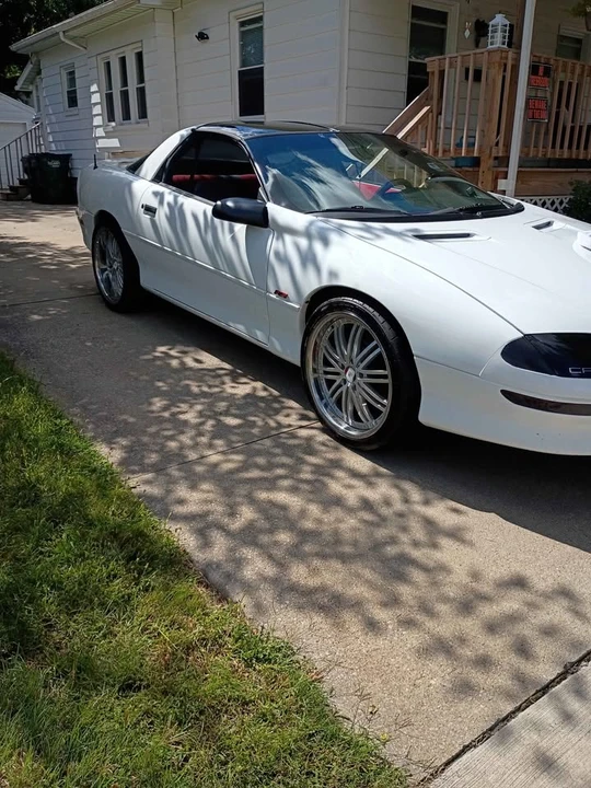 1996 Chevrolet Camaro 4th Gen - Image 4 of 10