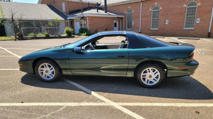 1996 Chevrolet Camaro Z28 4th Gen - Image 2 of 22