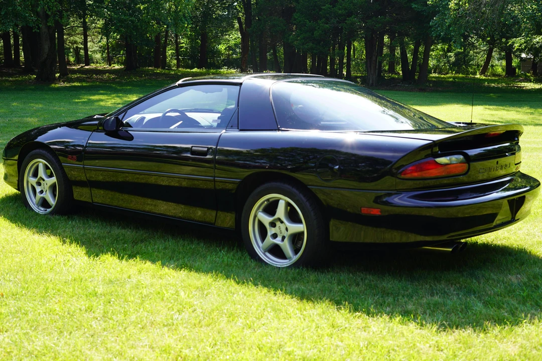 1996 Chevrolet Camaro SS 4th Gen - Image 4 of 31