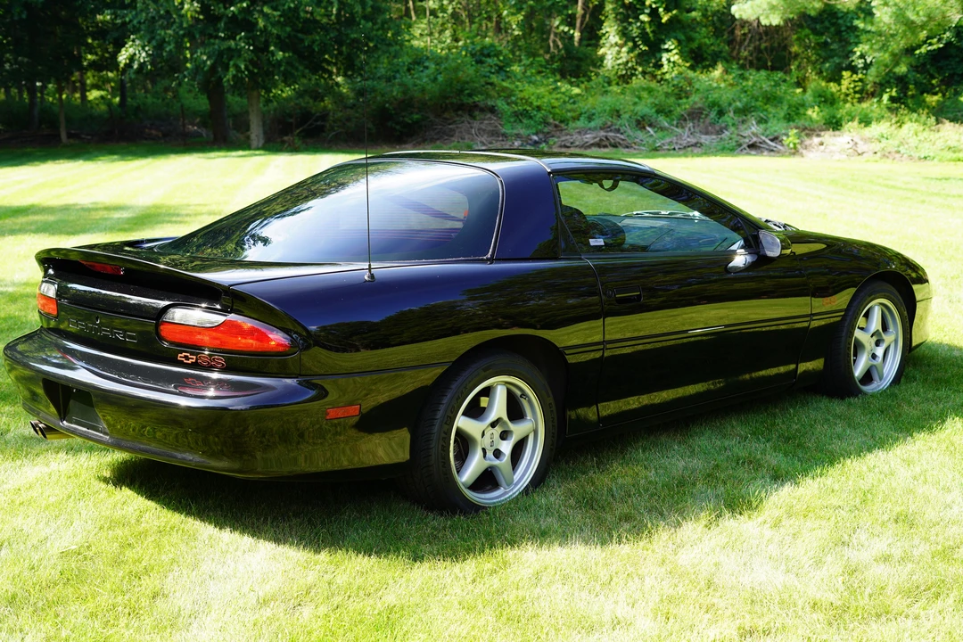 1996 Chevrolet Camaro SS 4th Gen - Image 18 of 31