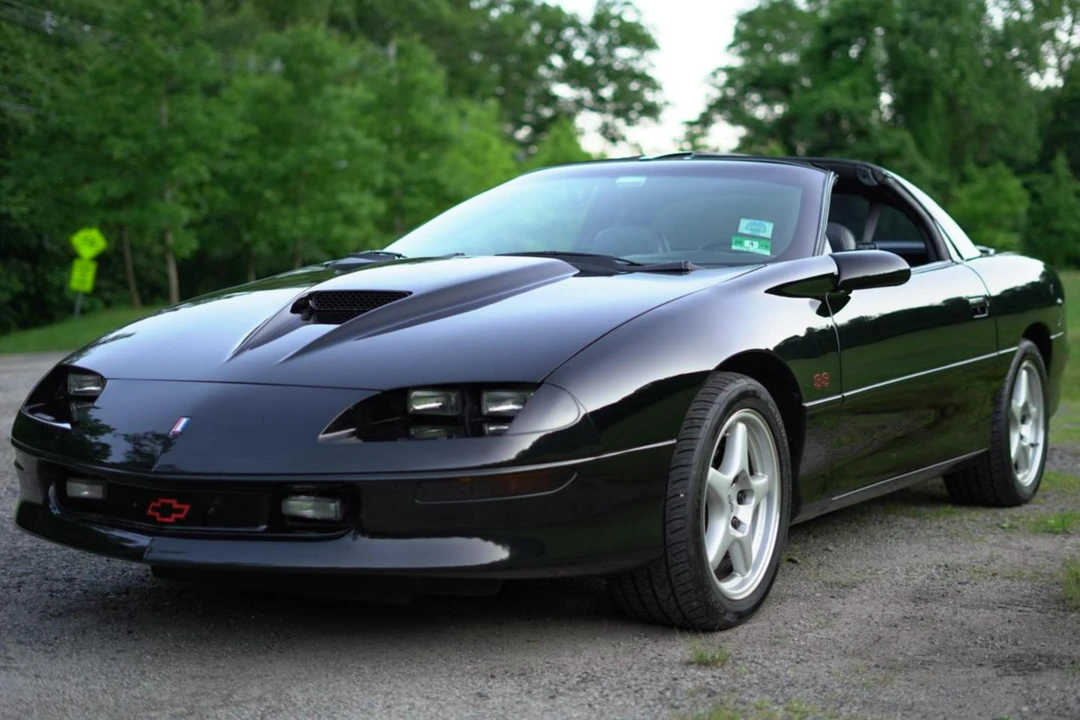 1996 Chevrolet Camaro SS 4th Gen - Image 8 of 31