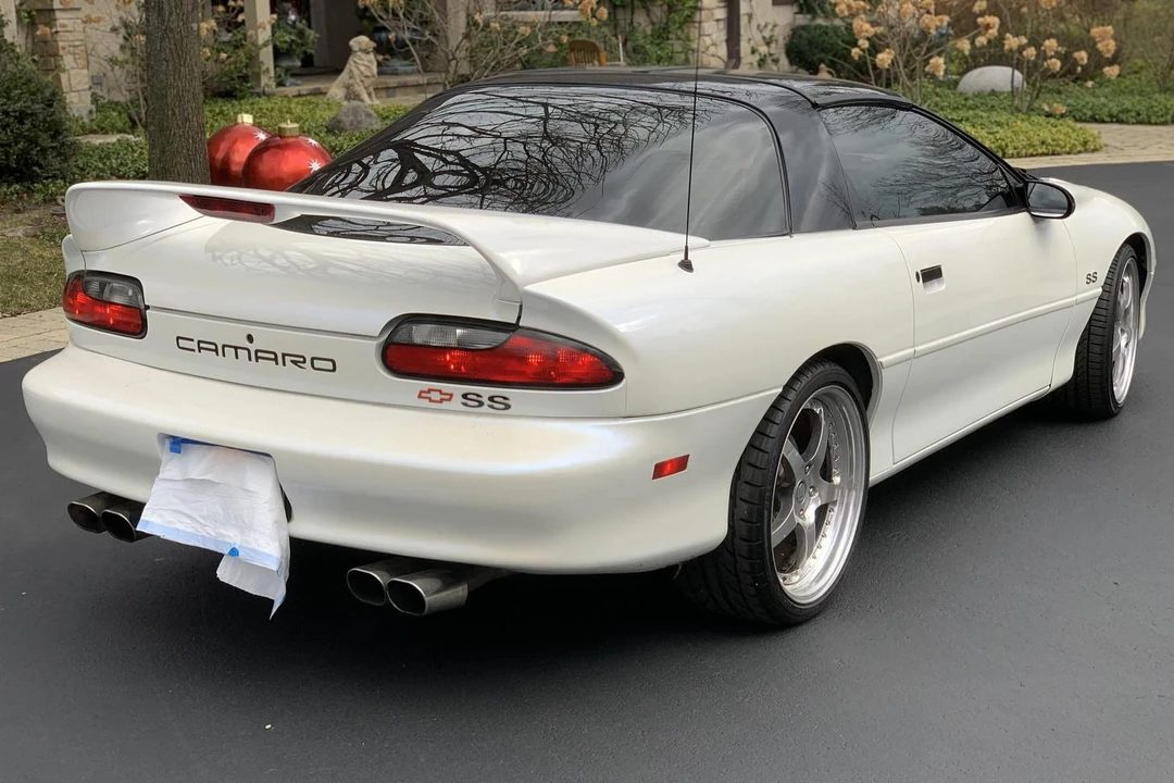 1996 Chevrolet Camaro SS 4th Gen - Image 4 of 31