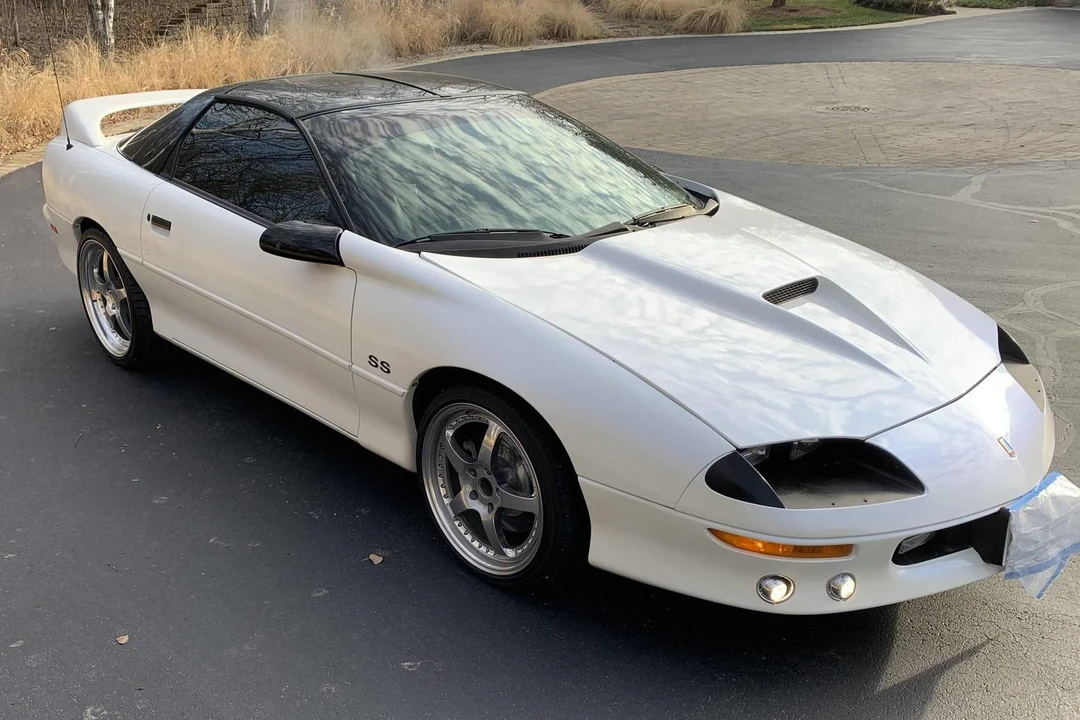 1996 Chevrolet Camaro SS 4th Gen - Image 2 of 31