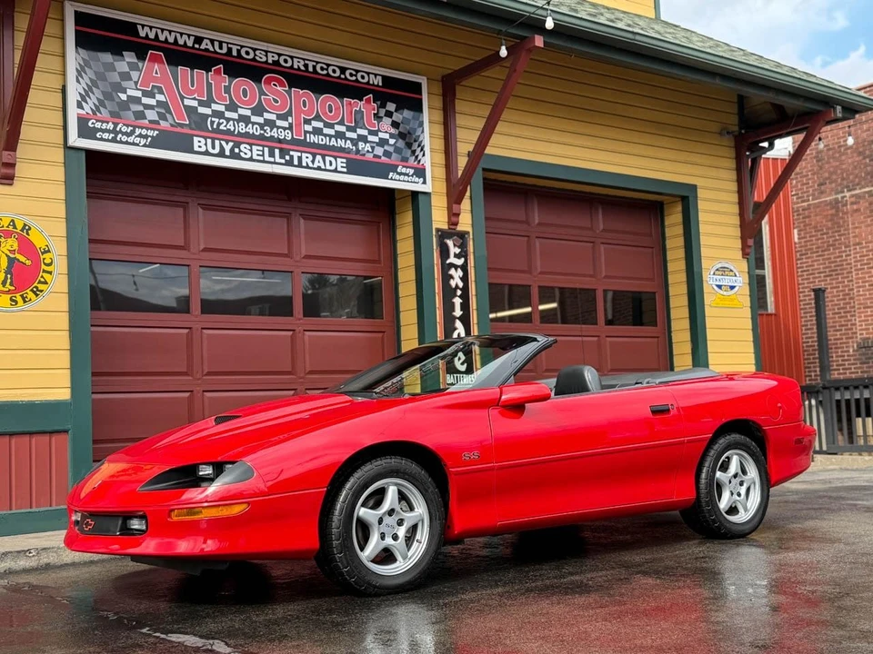 1996 Chevrolet Camaro SS 4th Gen - Image 10 of 31