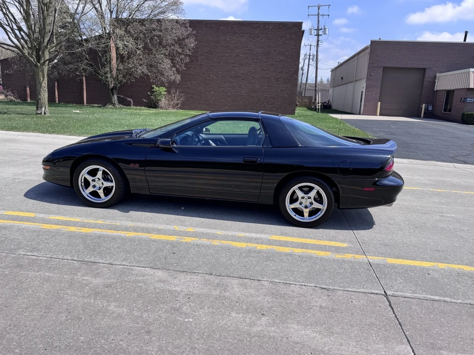 1996 Chevrolet Camaro SS 4th Gen - Image 8 of 31