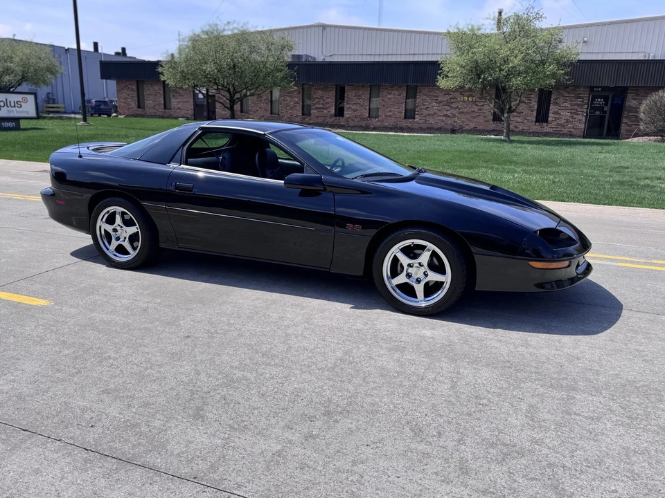 1996 Chevrolet Camaro SS 4th Gen - Image 14 of 31