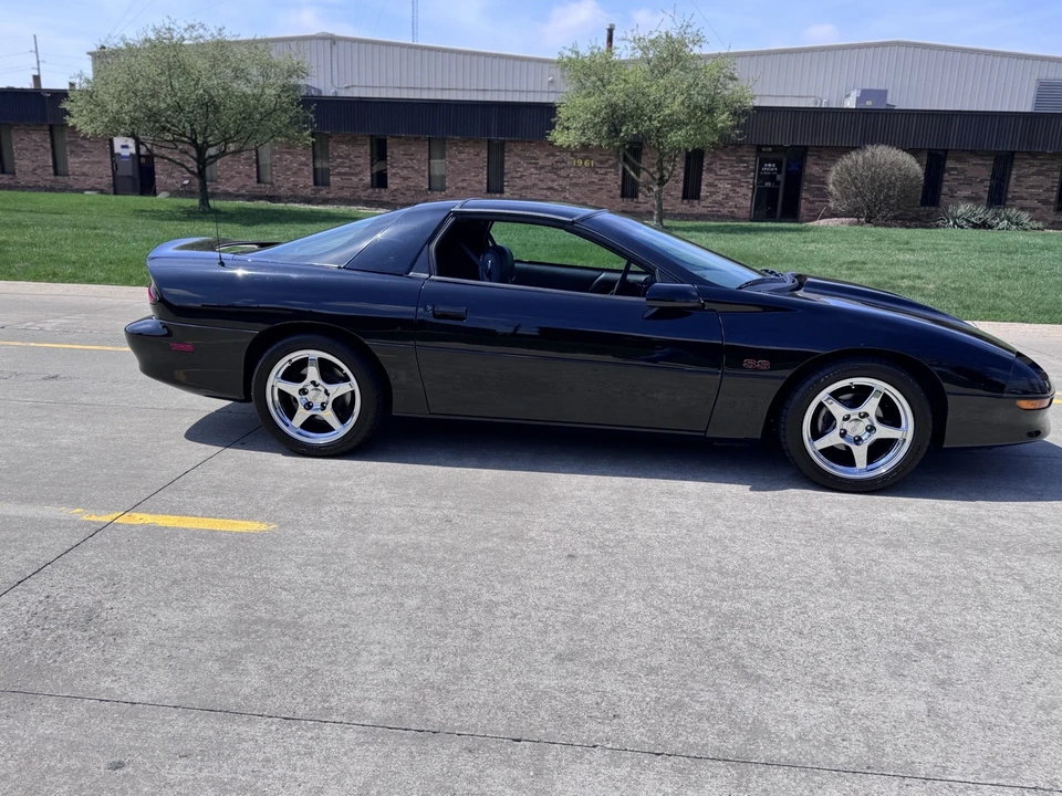 1996 Chevrolet Camaro SS 4th Gen - Image 15 of 31