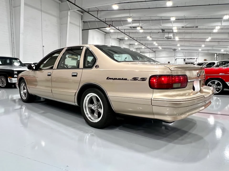 1996 Chevrolet Caprice - Image 7 of 19