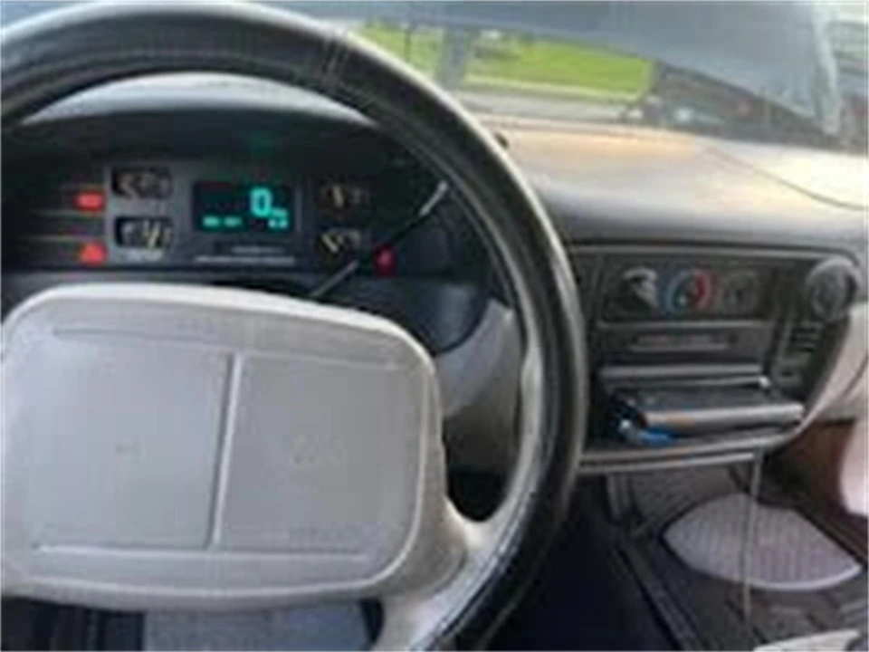 1996 Chevrolet Caprice - Image 3 of 20