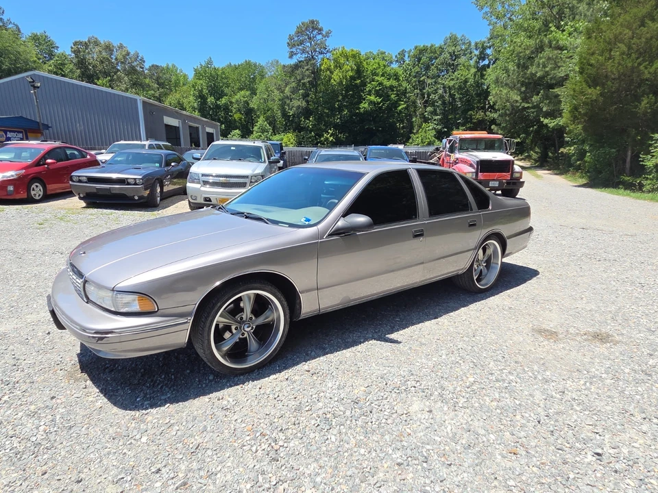 1996 Chevrolet Caprice - Image 2 of 23