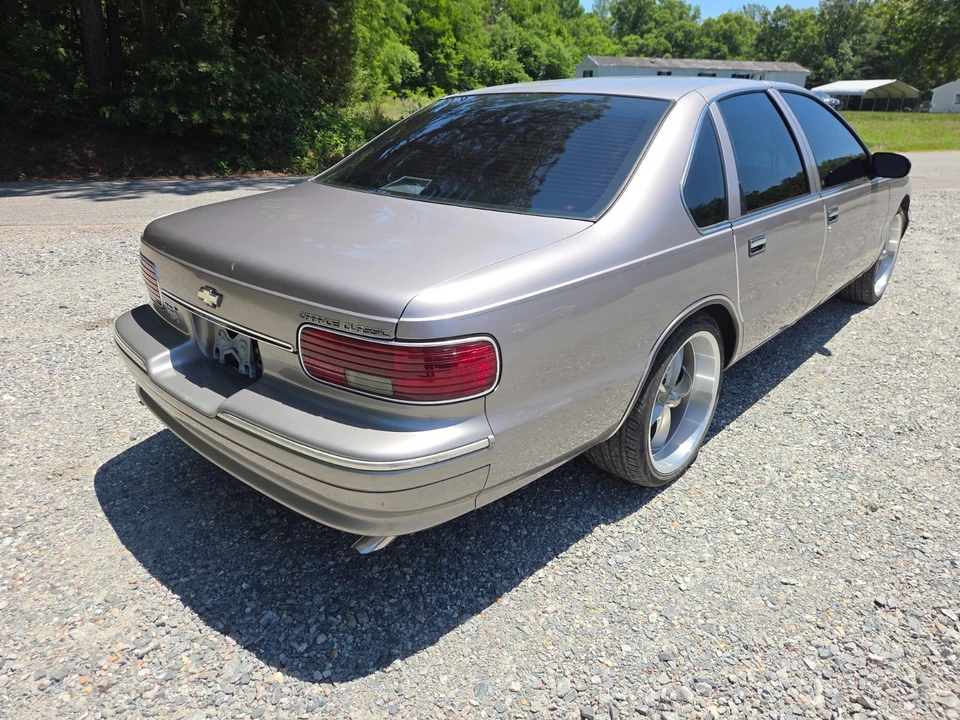 1996 Chevrolet Caprice - Image 4 of 23